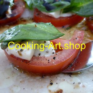 Mozzarella mit Tomate und Grün, Leinwand mit Holzrahmung 3SF natur, 69 x 52 cm